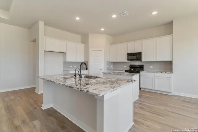 $453,244 | 1587 Vista View Drive, Pleasanton, TX 78064