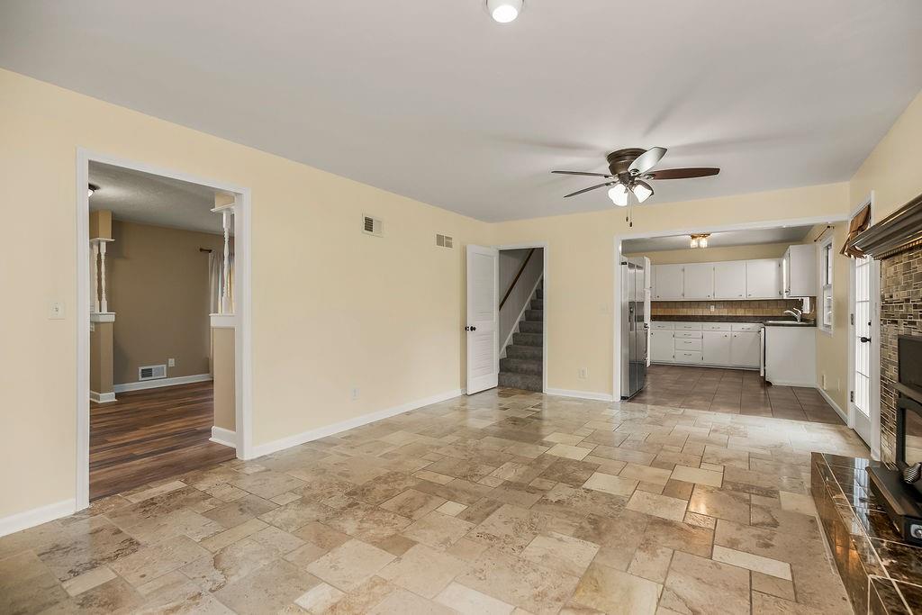 319 Southeast Ridgeview Drive Lee's Summit, MO 64063 - Photo 26 of 38