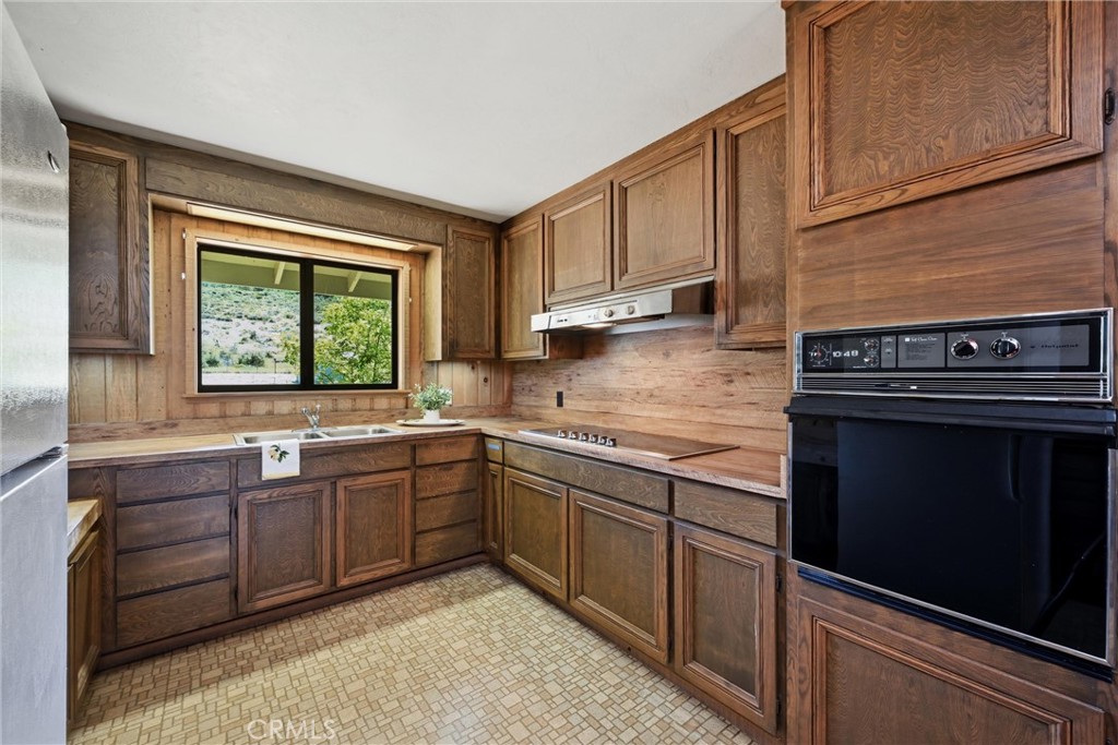 8155 Sulphur Creek Road Cobb, CA 95426 - Photo 10 of 38