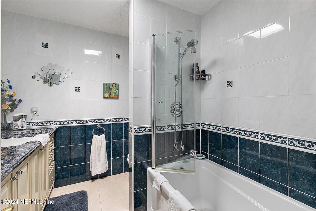 1006 Acapulco Road Jacksonville, FL 32216 - Photo 16 of 22 Bathroom Two