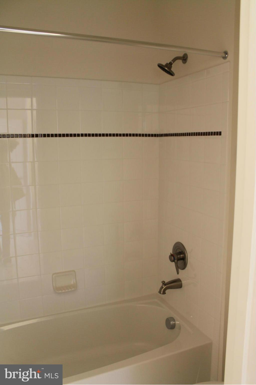 22017 Millwick Terrace Ashburn, VA 20148 - Photo 15 of 19 Bath