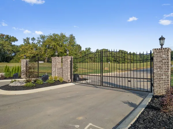 $800,000 | 6131 Gilchrist Lane, Unit LOT 5, McDonald, TN 37353