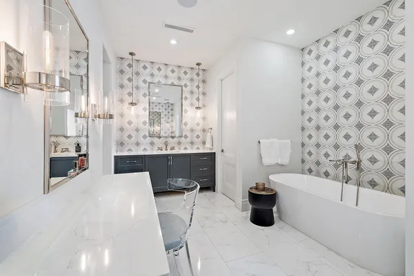 $12,750,000 | 19651 North Riverside Drive, Jupiter, FL 33469