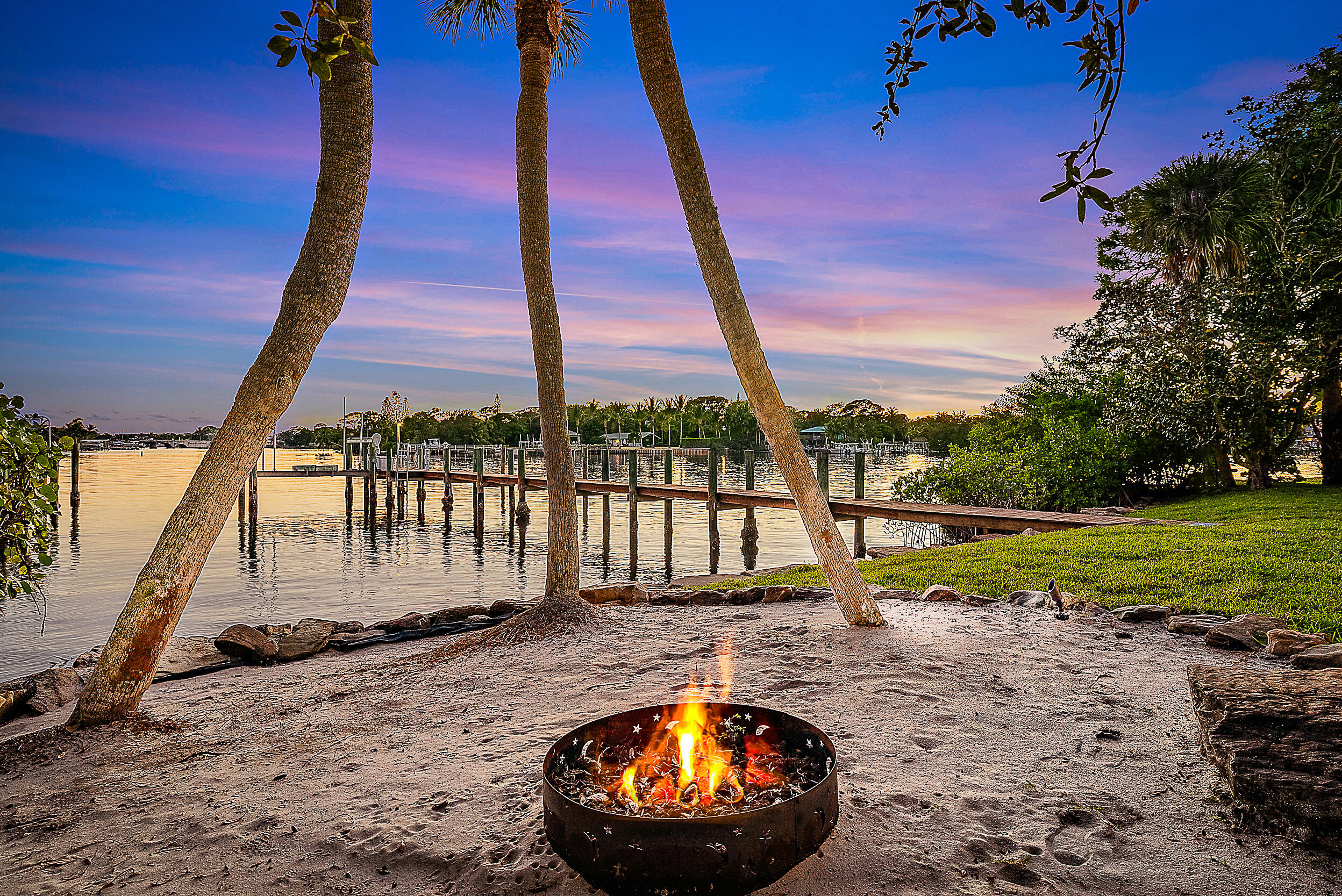 19651 North Riverside Drive Jupiter, FL 33469 - Photo 19 of 37 River View