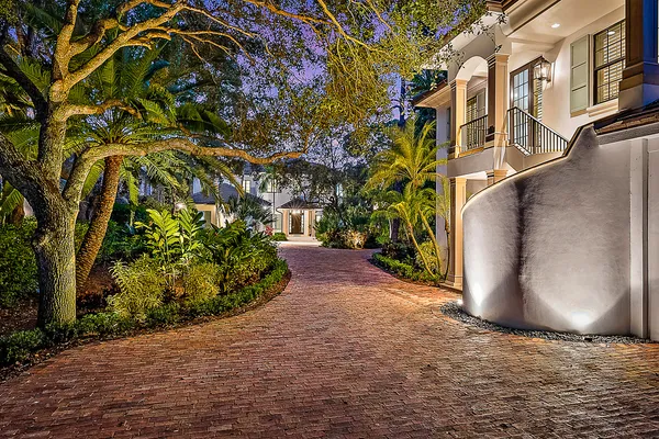 $12,750,000 | 19651 North Riverside Drive, Jupiter, FL 33469