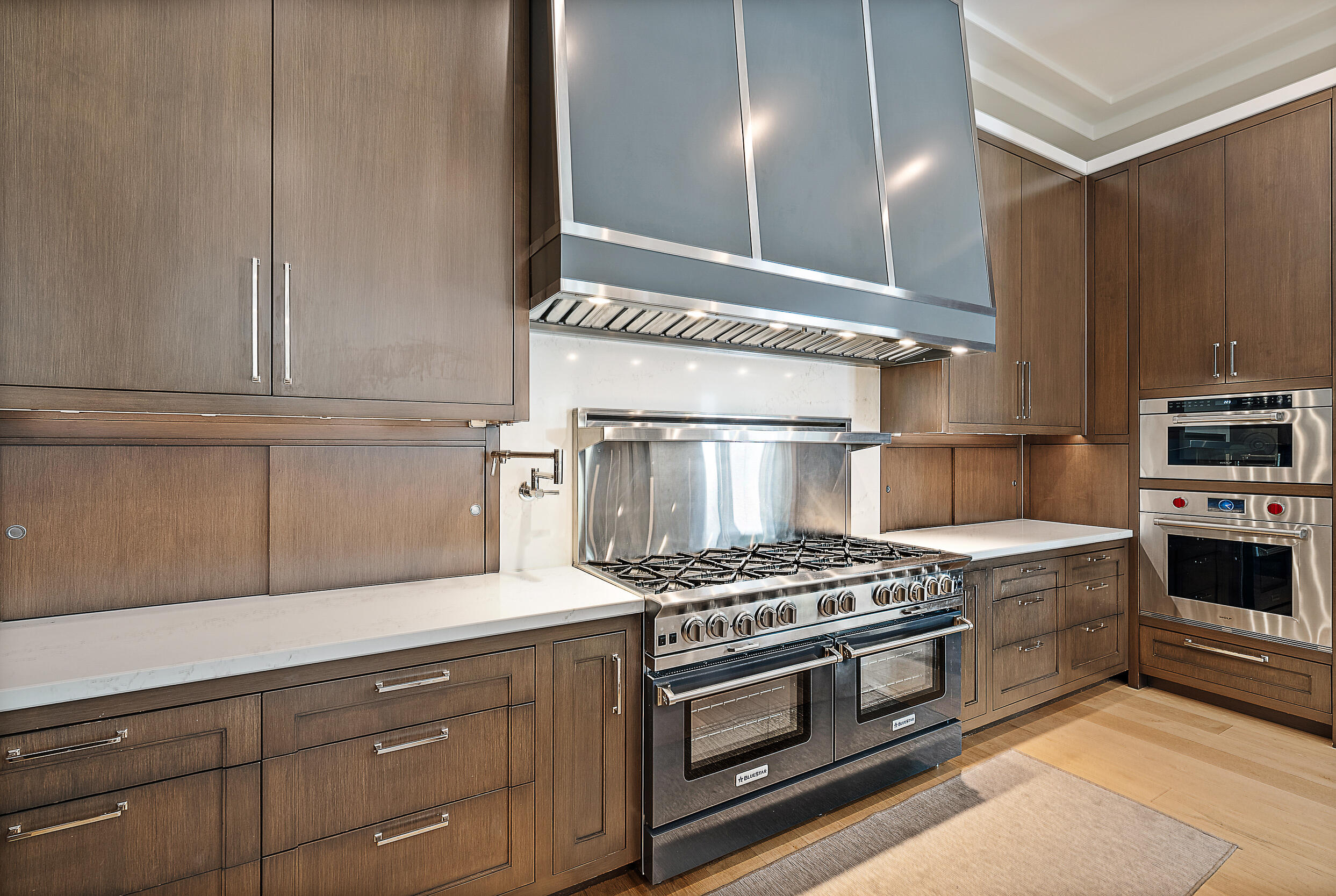 19651 North Riverside Drive Jupiter, FL 33469 - Photo 10 of 37 Kitchen