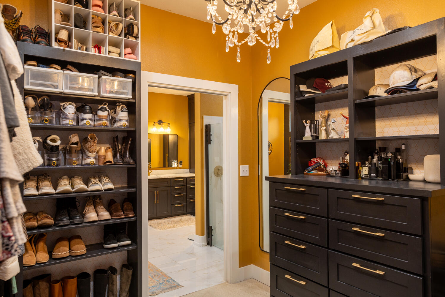 563 Comanche Drive Lubbock, TX 79404 - Photo 16 of 31 Primary Closet