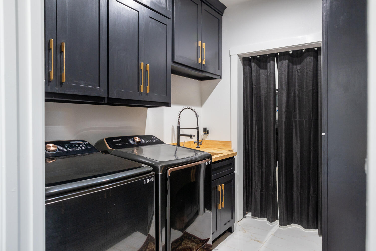 563 Comanche Drive Lubbock, TX 79404 - Photo 10 of 31 Laundry