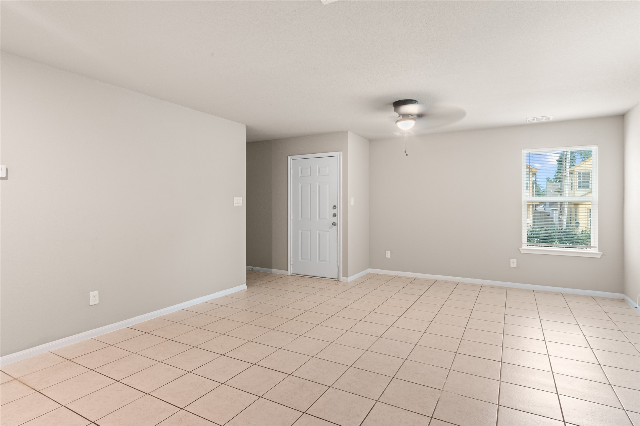 16630 East Hammon Montgomery, TX 77316 - Photo 2 of 14 a view of an empty room and window