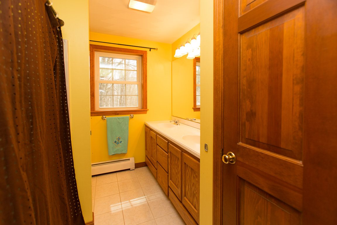 14 Beechwood Road Hudson, NH 03051 - Photo 15 of 32