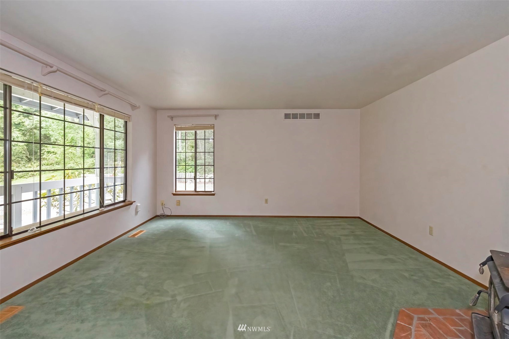 4705 Banner Road Southeast Port Orchard, WA 98366 - Photo 4 of 37 Gallery Image 4