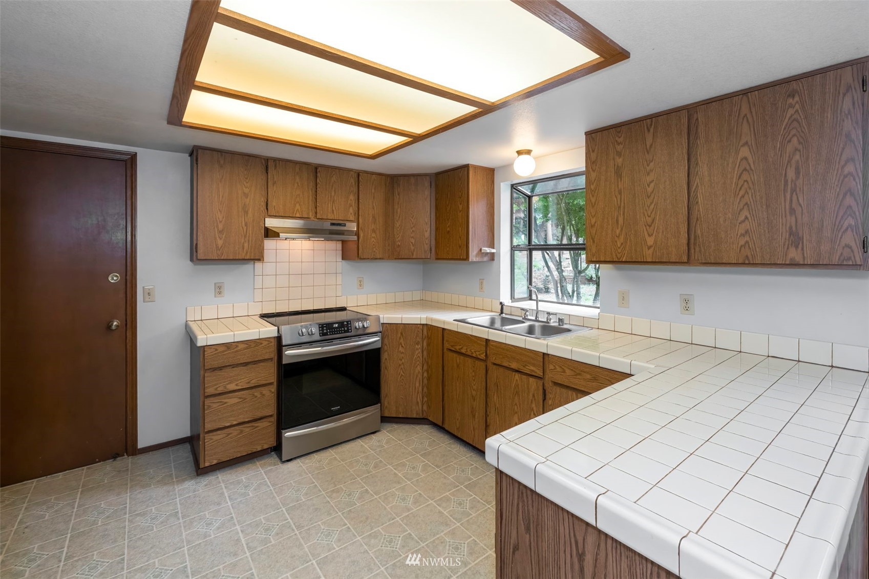 4705 Banner Road Southeast Port Orchard, WA 98366 - Photo 10 of 37 Gallery Image 10