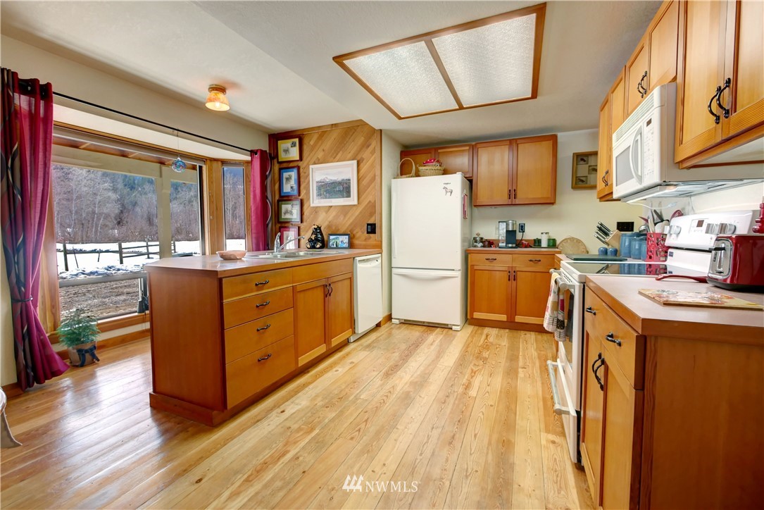 84 B Poorman Creek Road Twisp, WA 98856 - Photo 10 of 40 Gallery Image 10