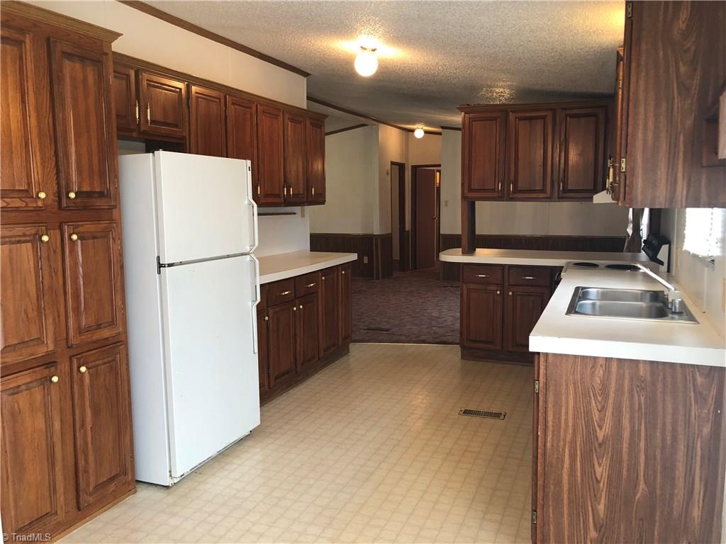 1071 Jackson Road Westfield, NC 27053 - Photo 11 of 19 Looking into kitchen from the breakfast nook.