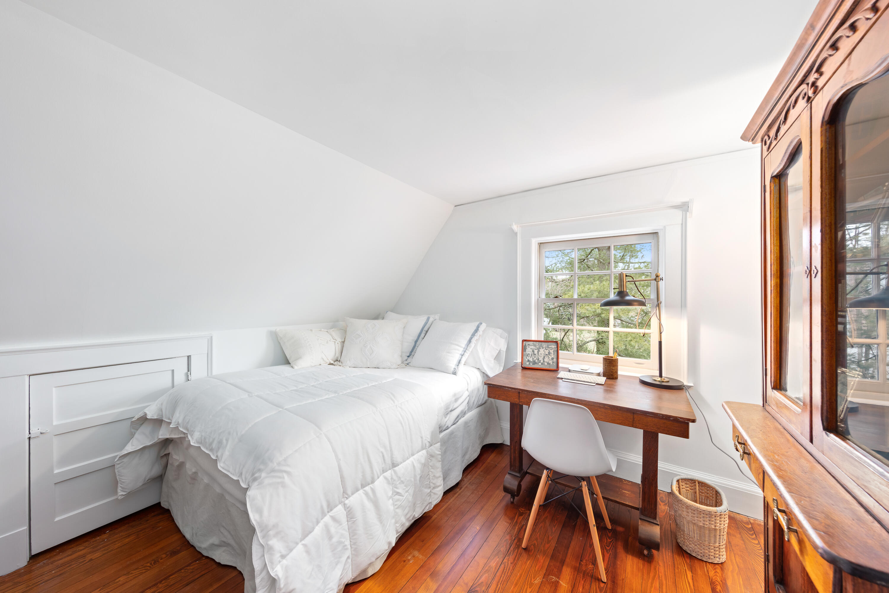 5 Middlesex Road Darien, CT 06820 - Photo 47 of 57 a bedroom with a bed and a window