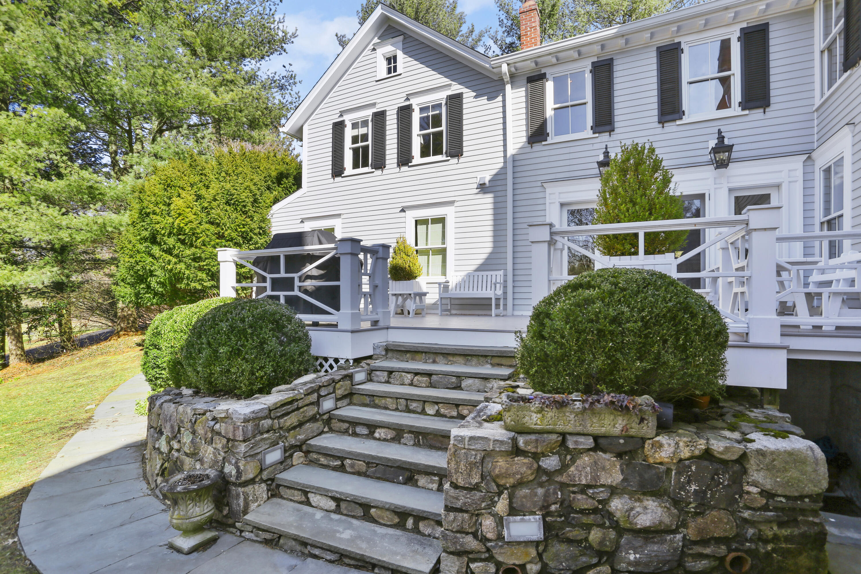 5 Middlesex Road Darien, CT 06820 - Photo 55 of 57 a front view of a house with garden