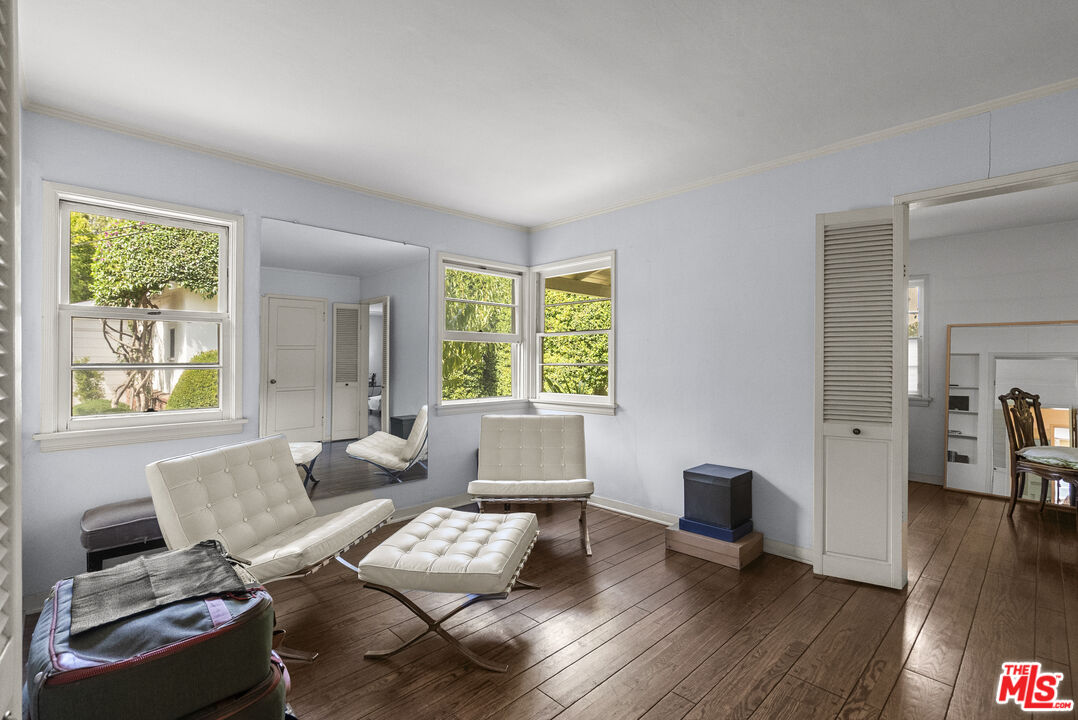 10941 Peach Grove Street Toluca Lake, CA 91601 - Photo 17 of 54