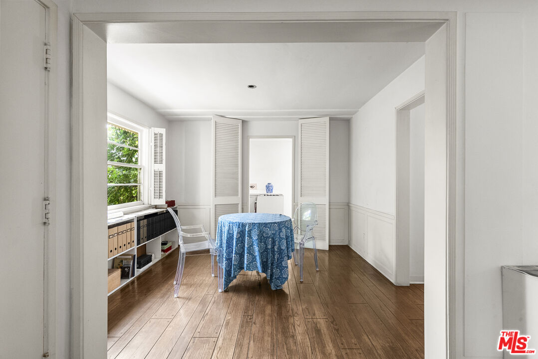 10941 Peach Grove Street Toluca Lake, CA 91601 - Photo 19 of 54