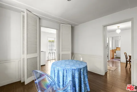 $1,350,000 | 10941 Peach Grove Street, Toluca Lake, CA 91601