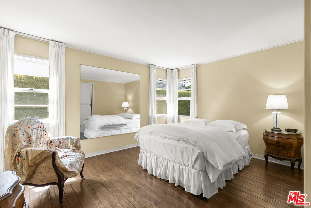 10941 Peach Grove Street Toluca Lake, CA 91601 - Photo 27 of 54