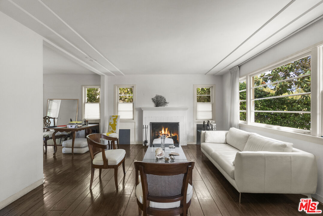 10941 Peach Grove Street Toluca Lake, CA 91601 - Photo 9 of 54