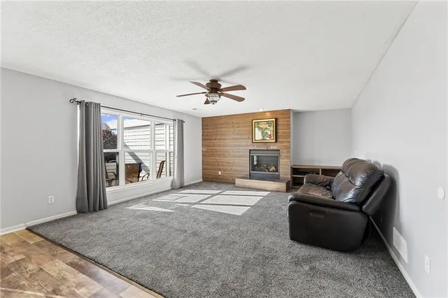 $384,900 | 1509 Saddle Brook Road, Raymore, MO 64083