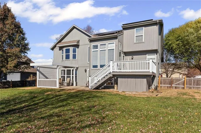 $384,900 | 1509 Saddle Brook Road, Raymore, MO 64083