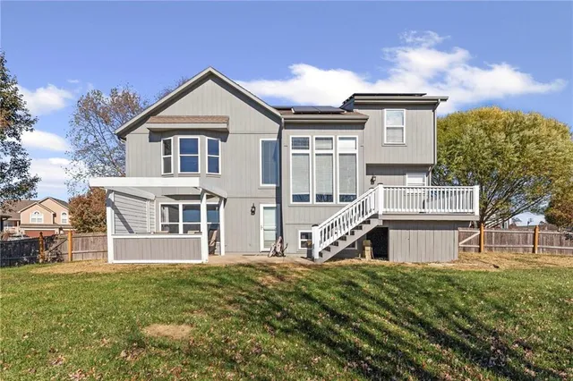 $384,900 | 1509 Saddle Brook Road, Raymore, MO 64083