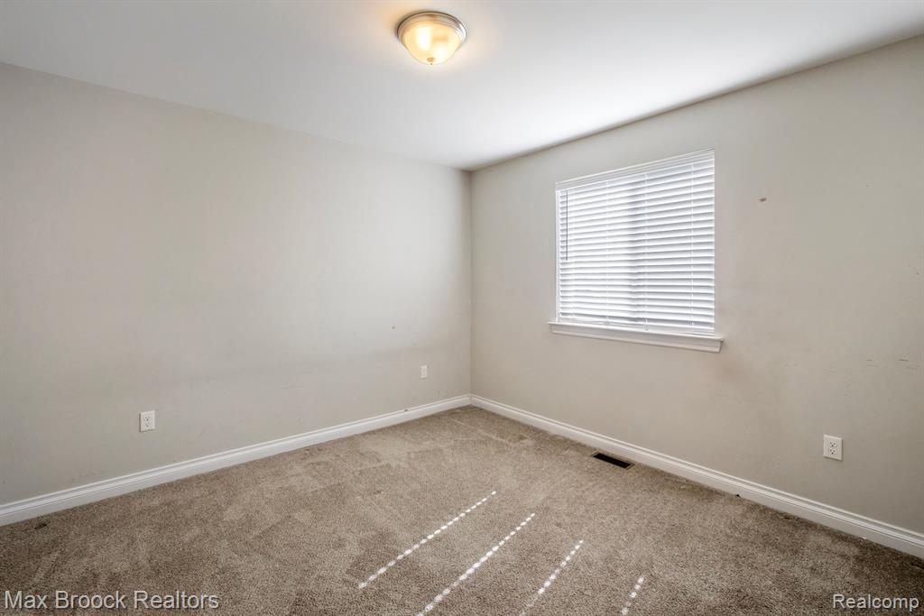 26730 Rialto Street Madison Heights, MI 48071 - Photo 14 of 21