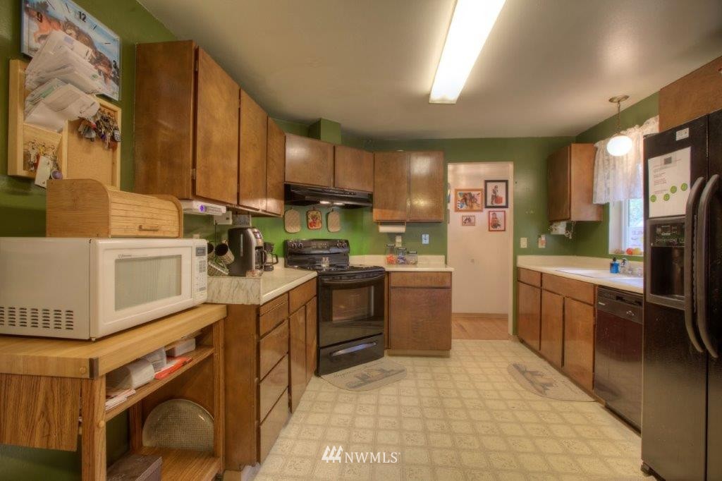 12309 Southeast 167th Street Renton, WA 98058 - Photo 4 of 16