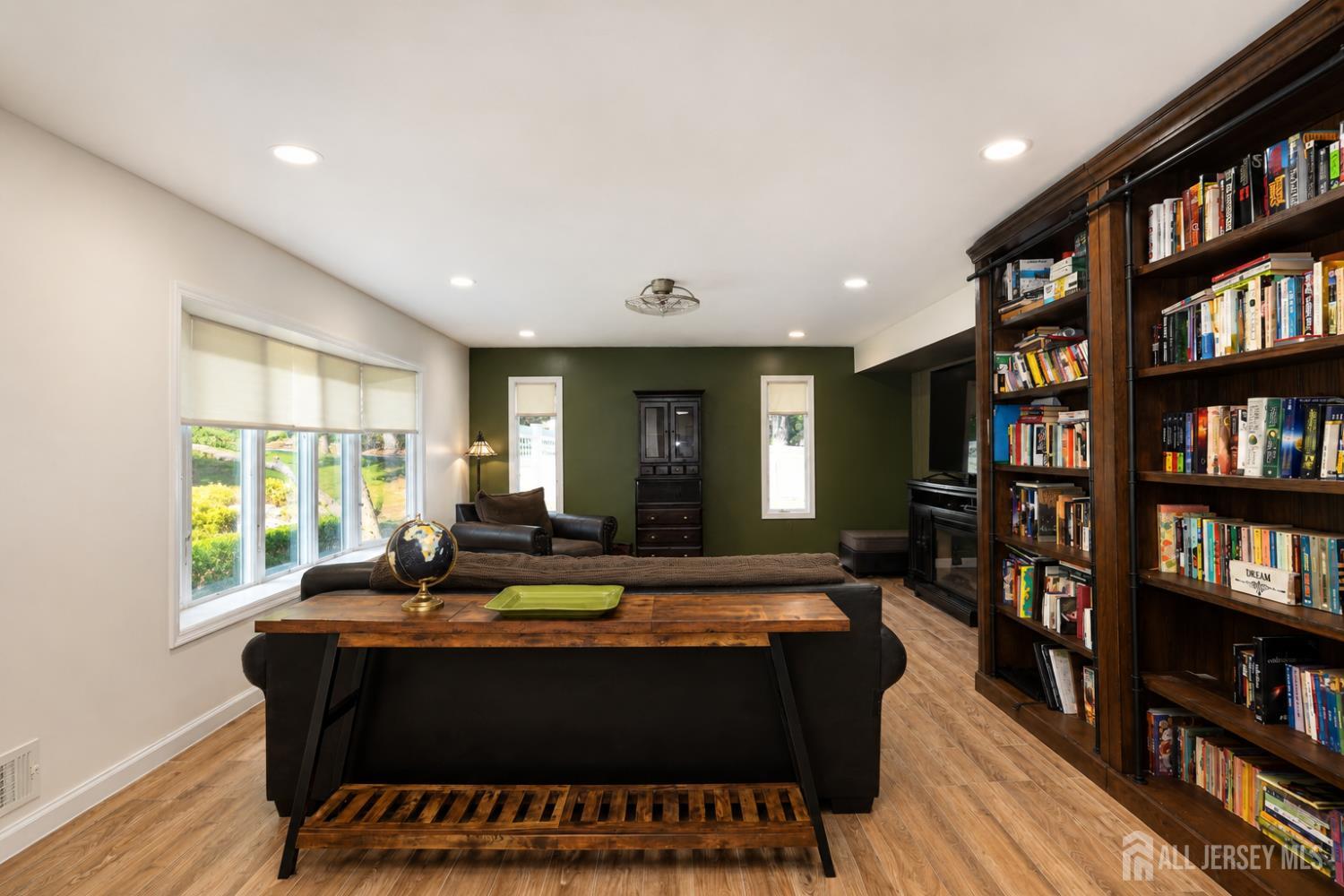 101 Fawn Drive Matawan, NJ 07747 - Photo 4 of 51