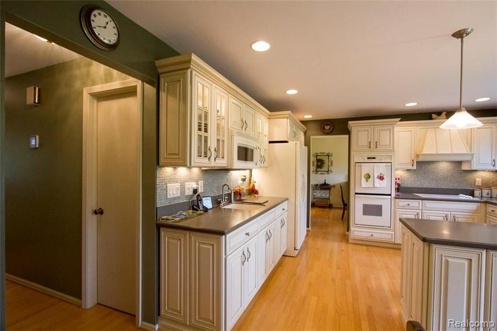960 West Rose Center Road Holly, MI 48442 - Photo 22 of 74