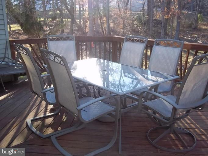 9072 Manorwood Road Laurel, MD 20723 - Photo 8 of 20 Deck