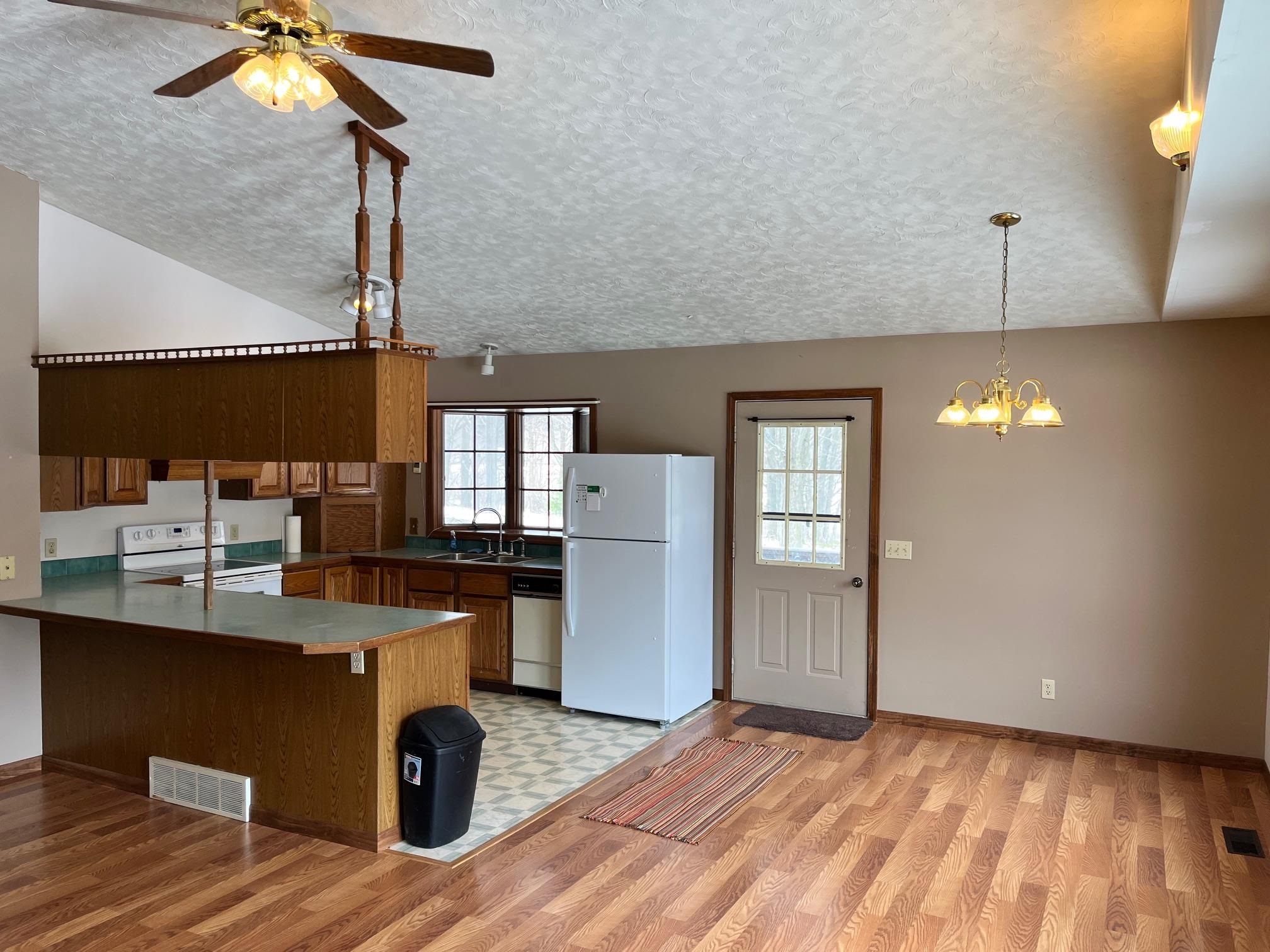 11841 Linderman Road Bear Lake, MI 49614 - Photo 18 of 45 1931612-947dd67d-e6d3-43c4-9f05-122ee5f96e00.JPG