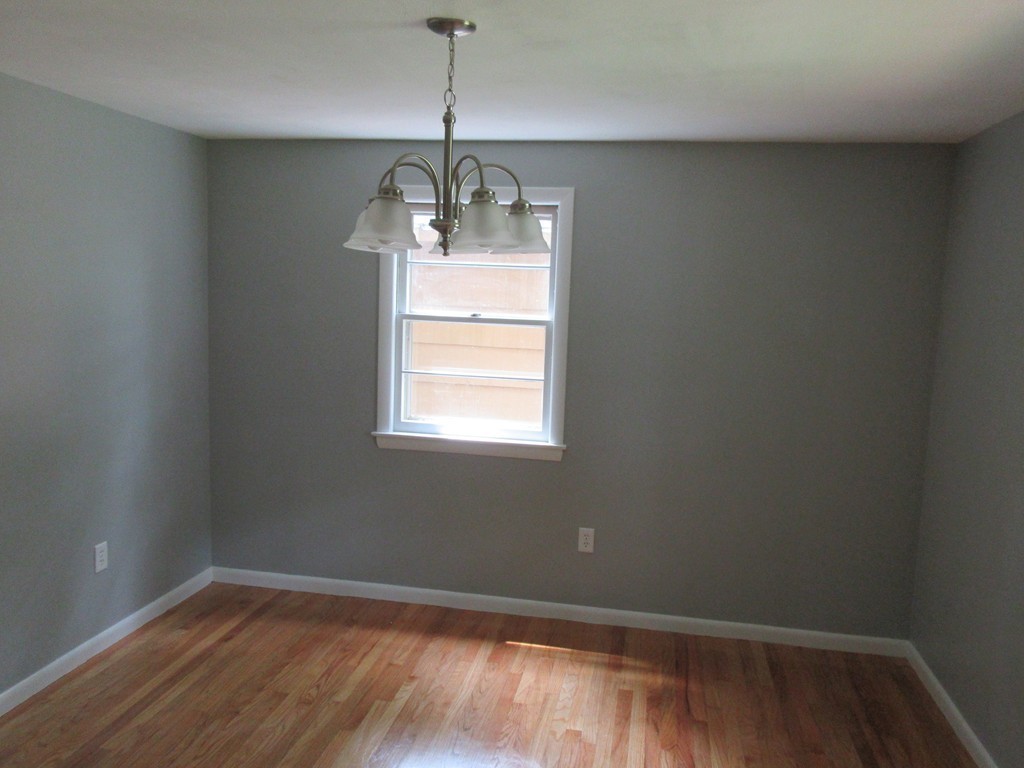 141 Hadley Street Springfield, MA 01118 - Photo 12 of 28