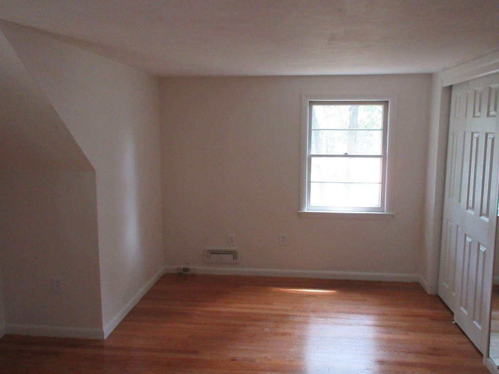 141 Hadley Street Springfield, MA 01118 - Photo 17 of 28