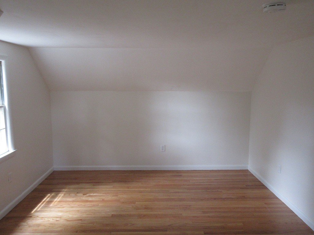 141 Hadley Street Springfield, MA 01118 - Photo 18 of 28