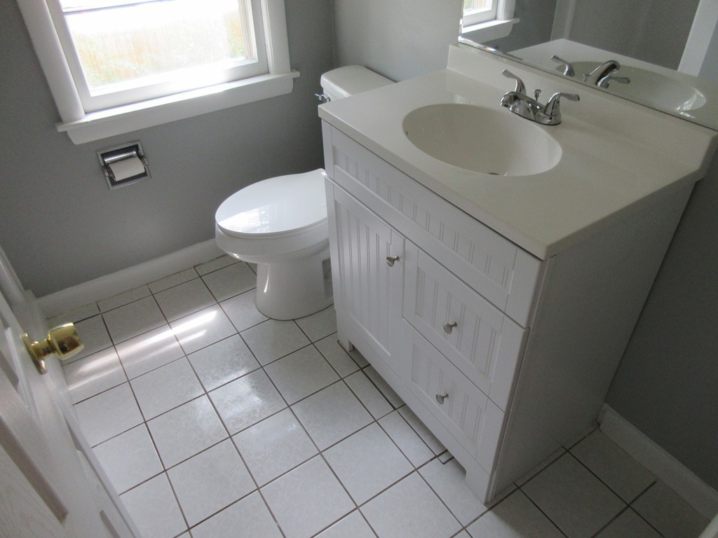 141 Hadley Street Springfield, MA 01118 - Photo 22 of 28