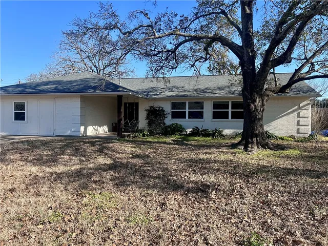 $1,950 | 1102 Todd Trail, College Station, TX 77845