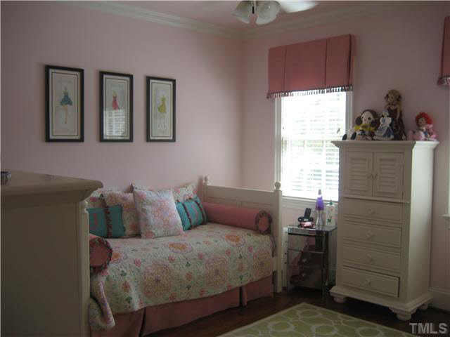 424 Chesterfield Road Raleigh, NC 27608 - Photo 11 of 16