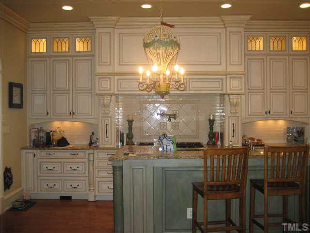 424 Chesterfield Road Raleigh, NC 27608 - Photo 3 of 16