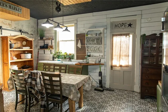 $205,000 | 10220 North Jefferson Road, Madison, IN 47250