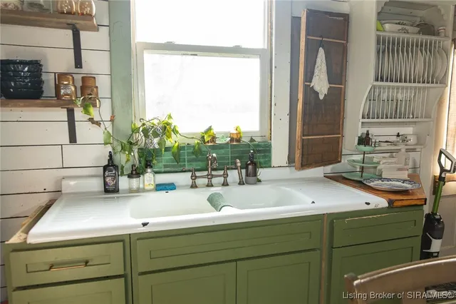 $205,000 | 10220 North Jefferson Road, Madison, IN 47250