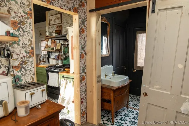 $205,000 | 10220 North Jefferson Road, Madison, IN 47250