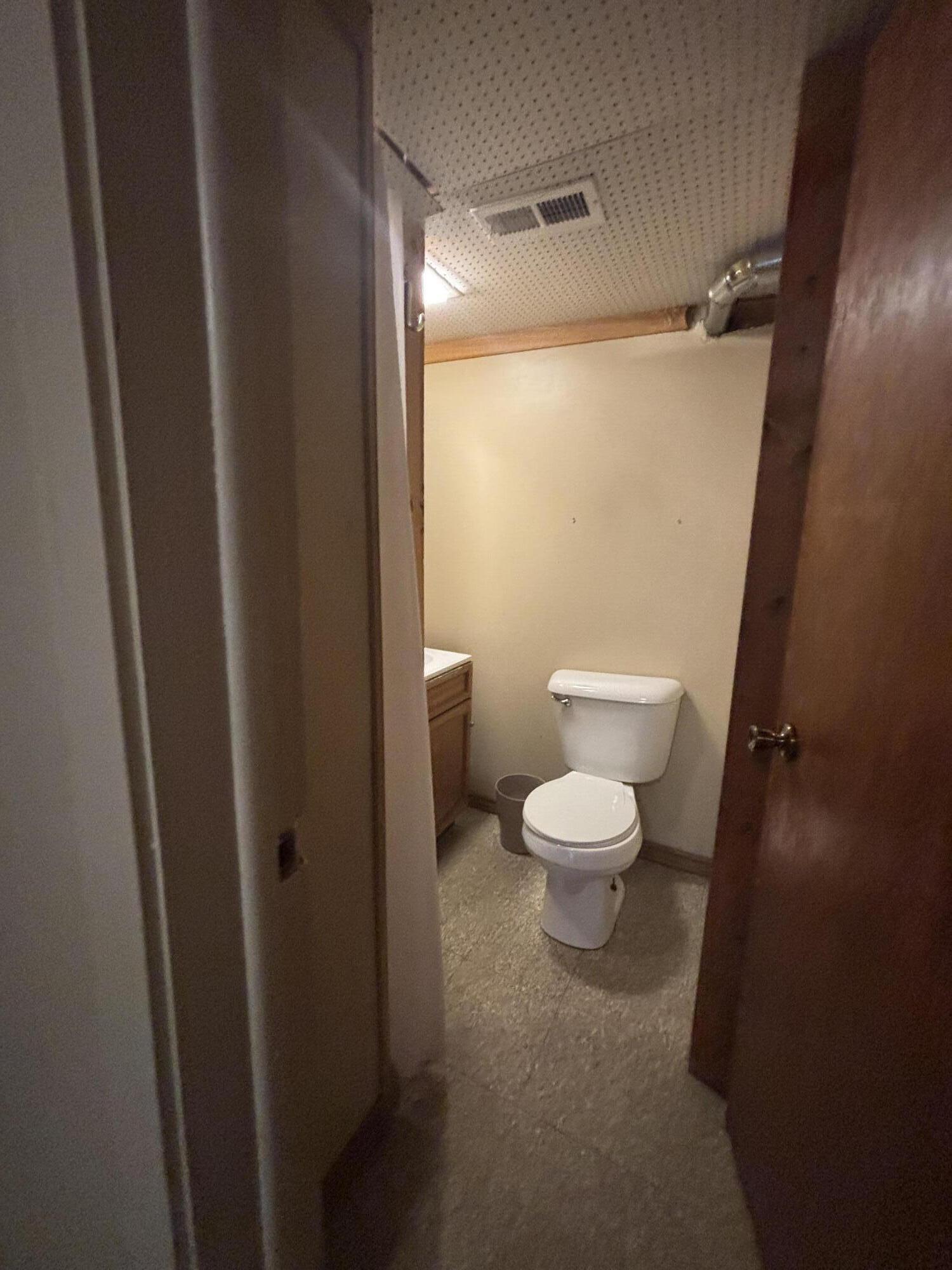 2900 Drexel Avenue Racine, WI 53403 - Photo 12 of 16 IMG_Lbath