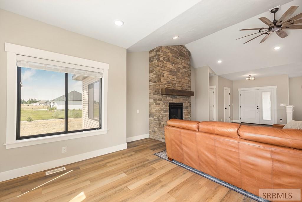 4961 Nordic Way Rexburg, ID 83440 - Photo 12 of 71 Living Room