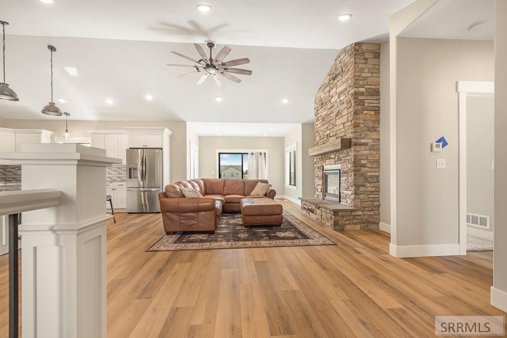 4961 Nordic Way Rexburg, ID 83440 - Photo 5 of 71 Living Room