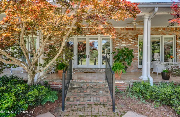 $450,000 | 106 Whisper Ridge Drive, Madison, MS 39110