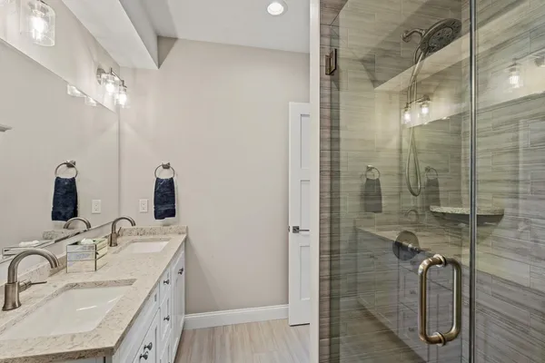 $1,295,000 | 39 Kibrel Court, Sandown, NH 03873