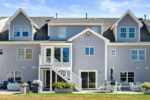 $1,295,000 | 39 Kibrel Court, Sandown, NH 03873